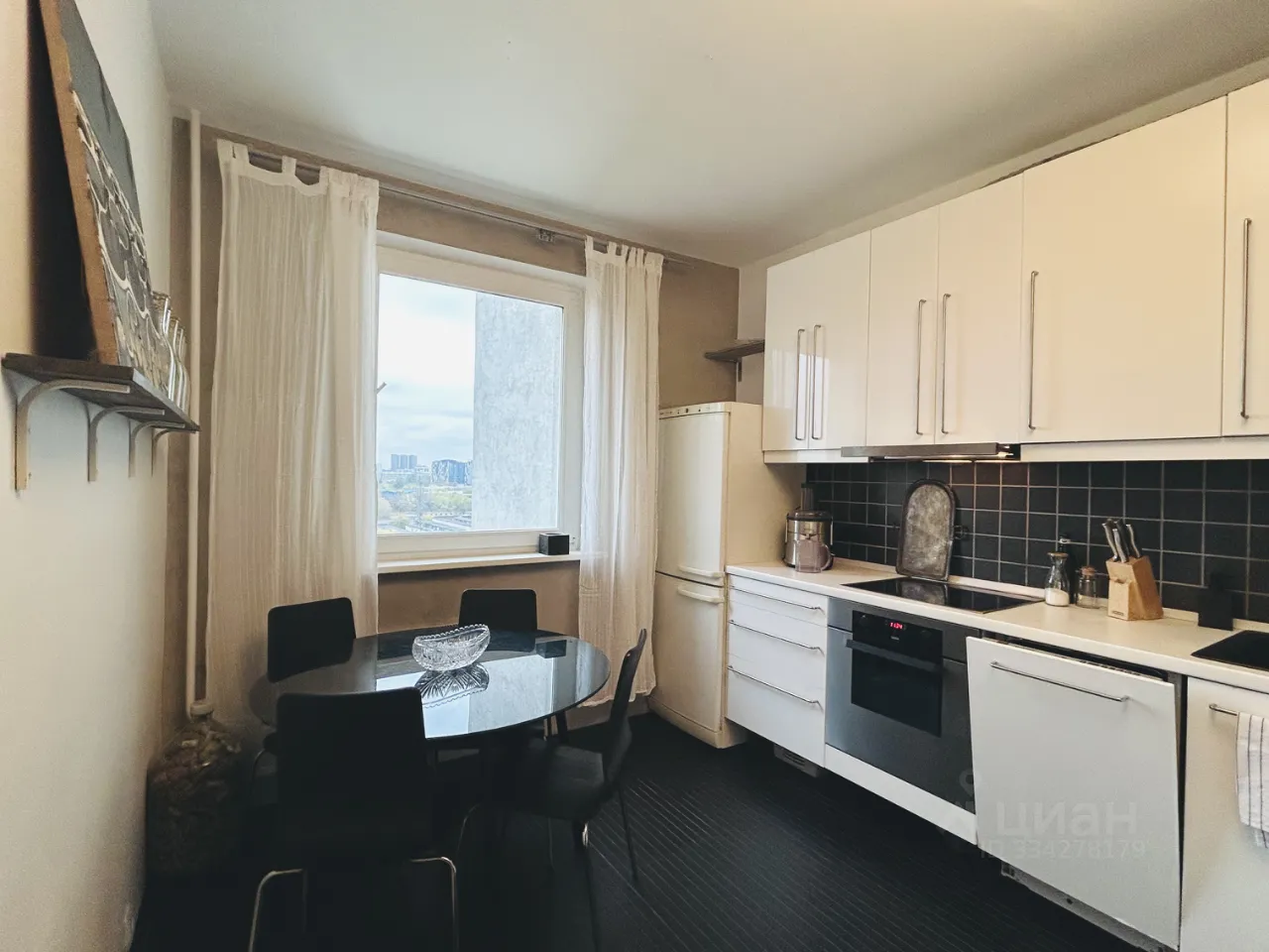 2-комн. квартира, 53 м², 13/16 этаж
