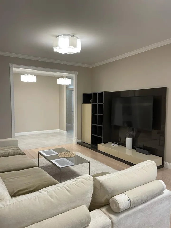 2-комн. квартира, 121,8 м², 24/48 этаж