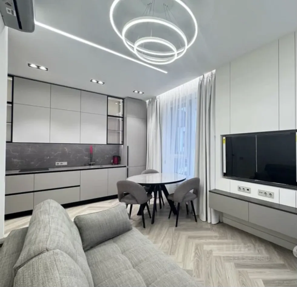 2-комн. квартира, 67 м², 8/14 этаж