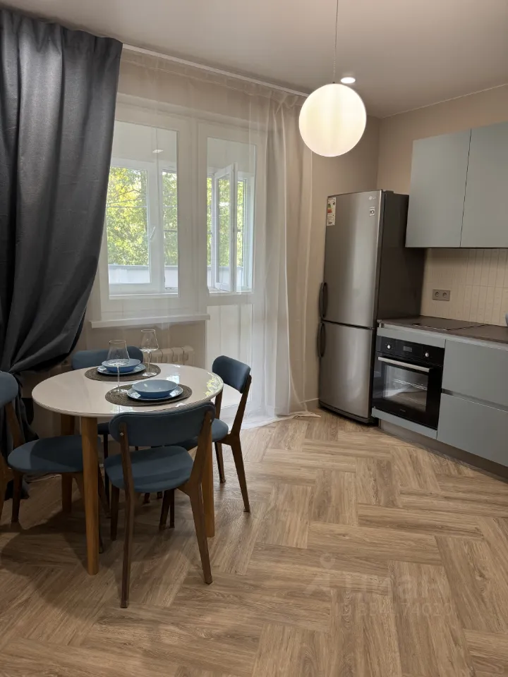 2-комн. квартира, 42,7 м², 2/19 этаж