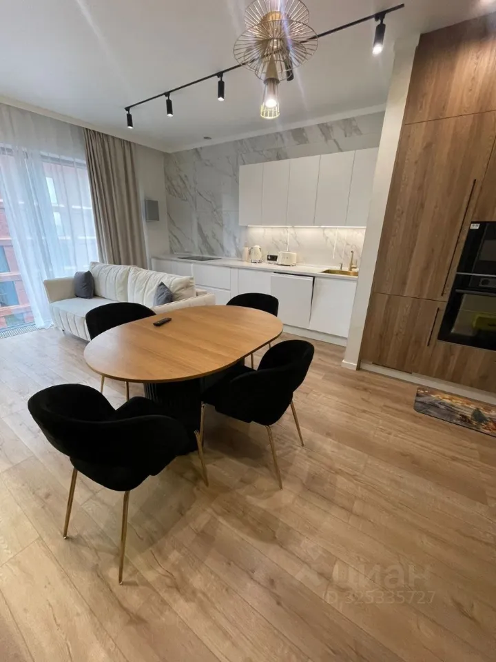 3-комн. квартира, 90 м², 18/20 этаж