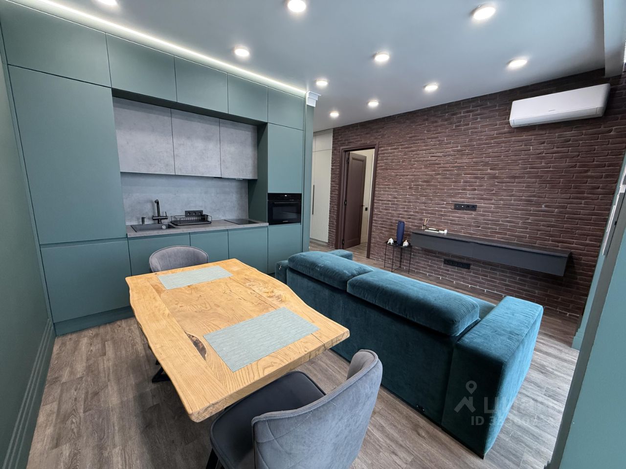 2-комн. квартира, 51 м², 23/32 этаж