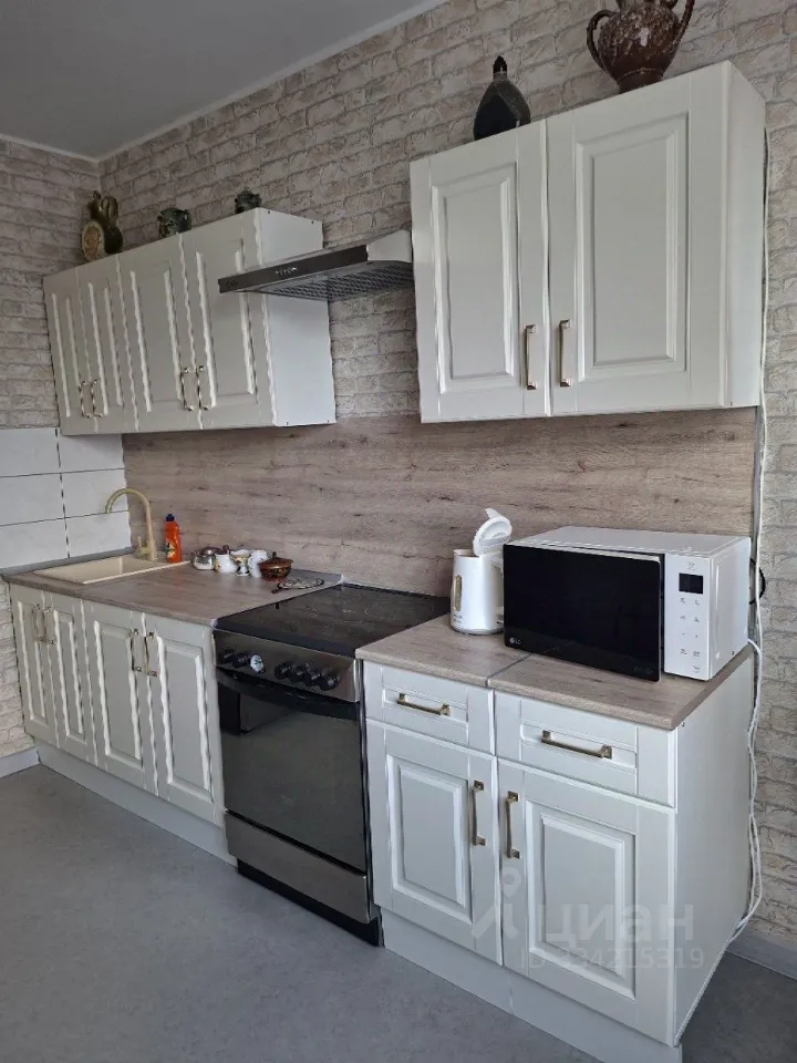 2-комн. квартира, 52 м², 8/17 этаж
