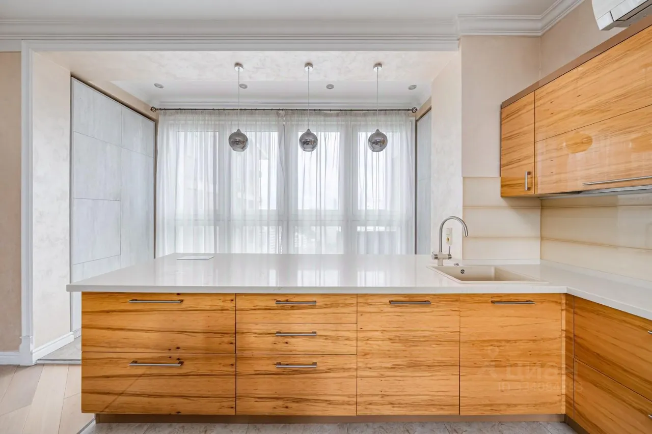 3-комн. квартира, 90 м², 18/35 этаж
