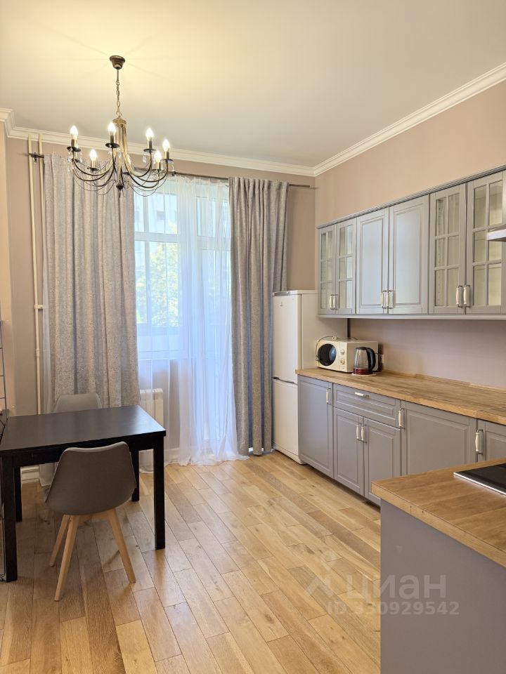 2-комн. квартира, 52 м², 2/12 этаж