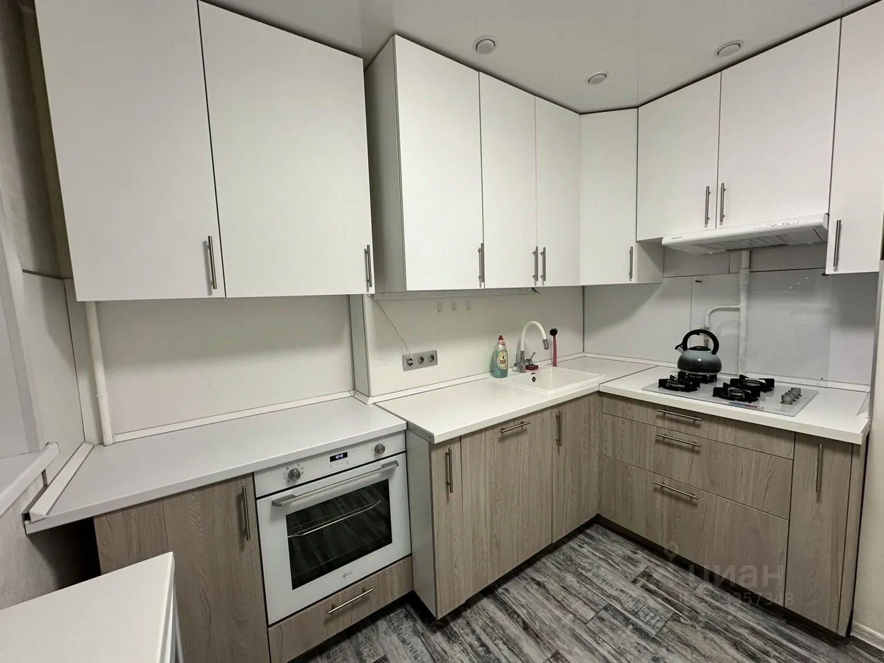 2-комн. квартира, 54 м², 13/14 этаж