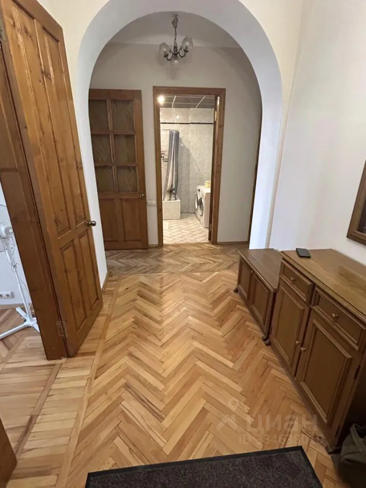 2-комн. квартира, 68 м², 3/8 этаж
