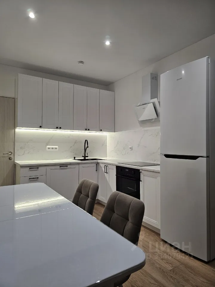 3-комн. квартира, 70,6 м², 8/33 этаж