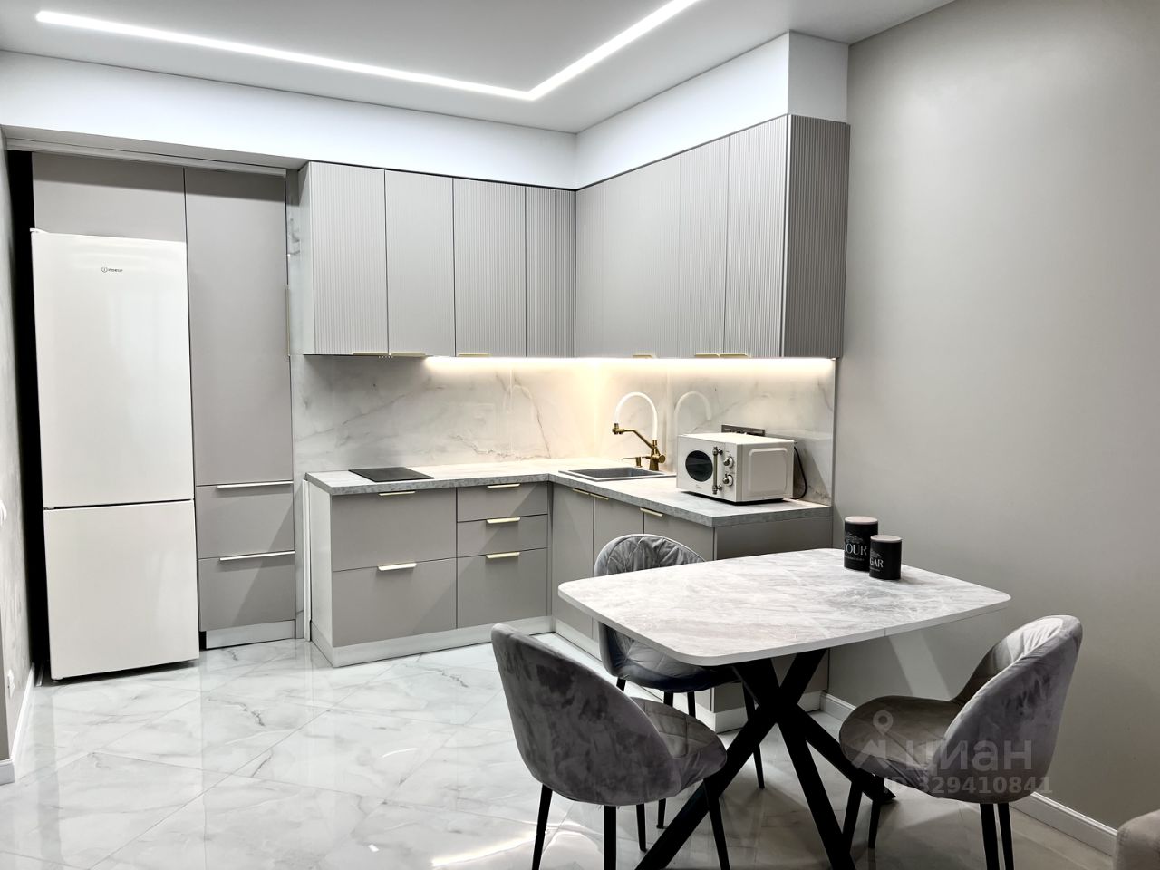 2-комн. квартира, 51 м², 23/30 этаж