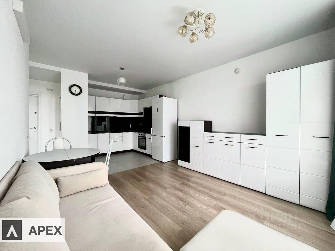2-комн. квартира, 41 м², 21/24 этаж