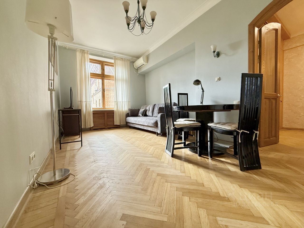 2-комн. квартира, 64 м², 10/12 этаж