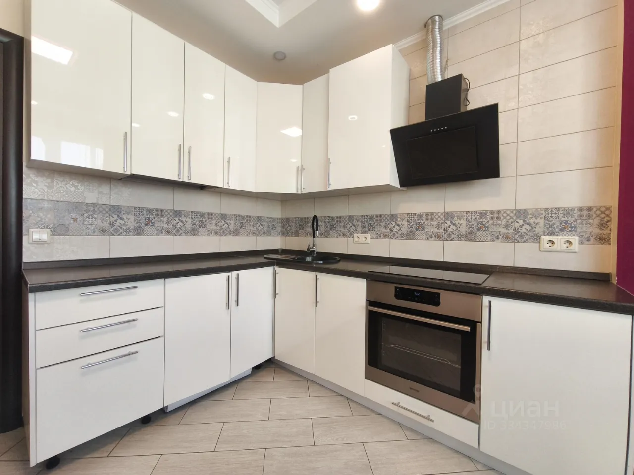 2-комн. квартира, 65 м², 12/19 этаж