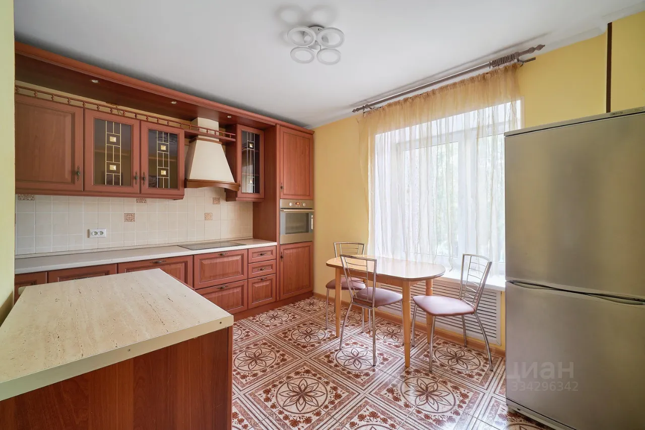 2-комн. квартира, 52 м², 2/16 этаж