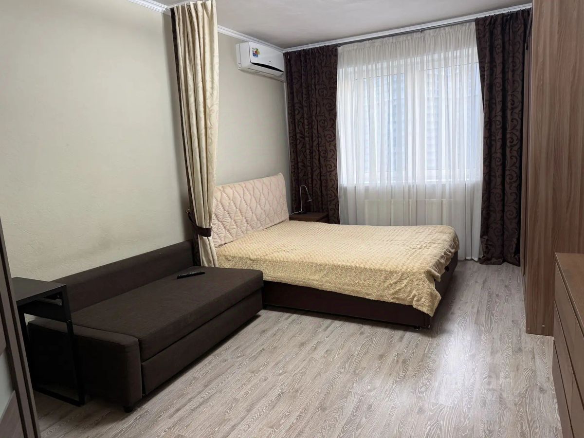 1-комн. квартира, 42 м², 12/26 этаж