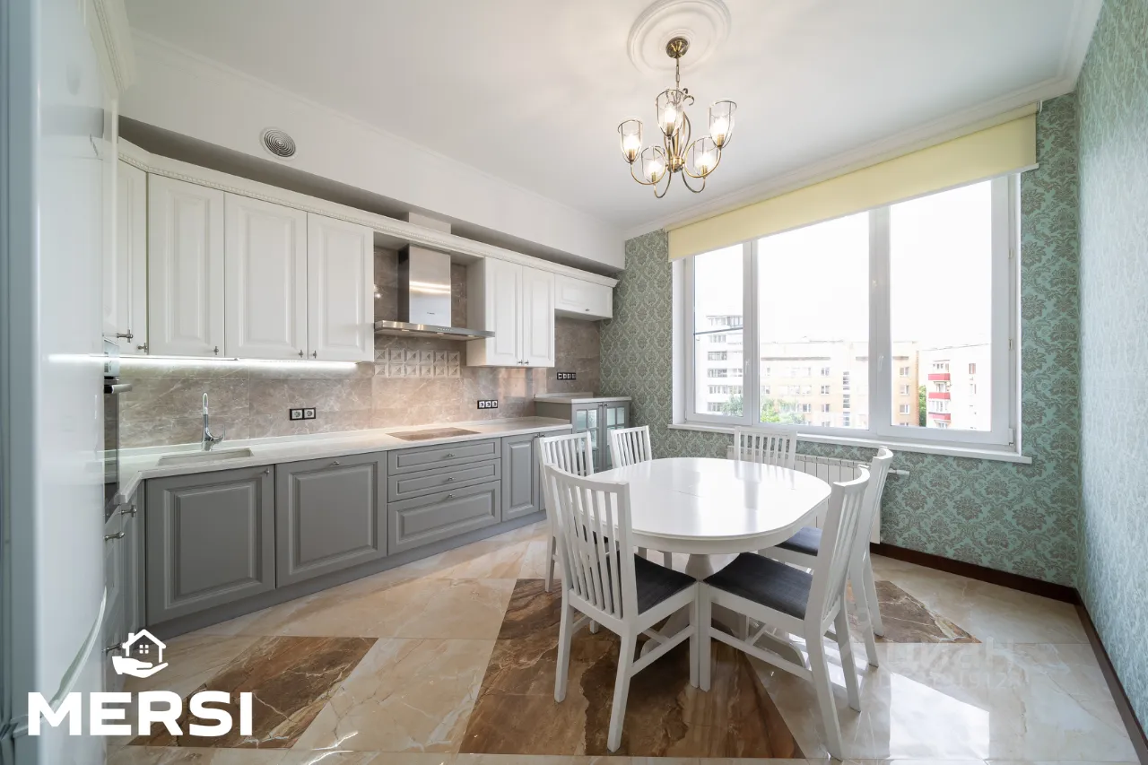 3-комн. квартира, 140 м², 5/37 этаж