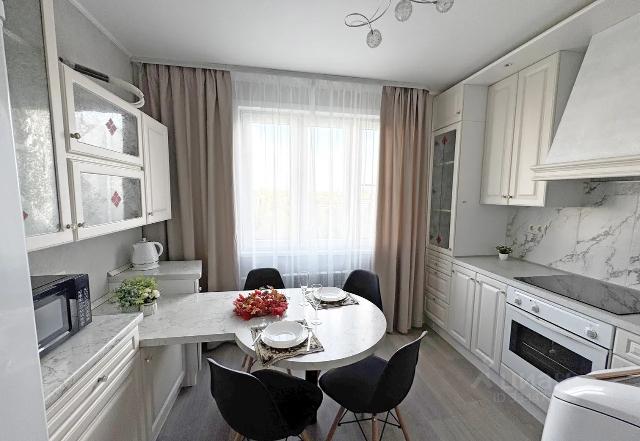 2-комн. квартира, 60 м², 8/17 этаж