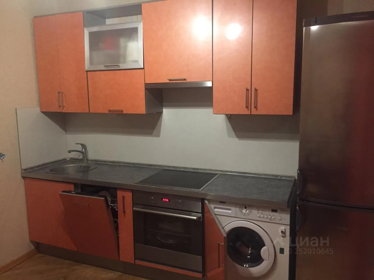 2-комн. квартира, 67 м², 7/14 этаж
