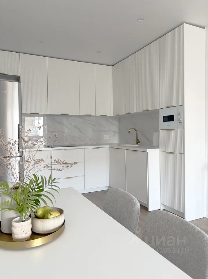 3-комн. квартира, 71,6 м², 30/35 этаж