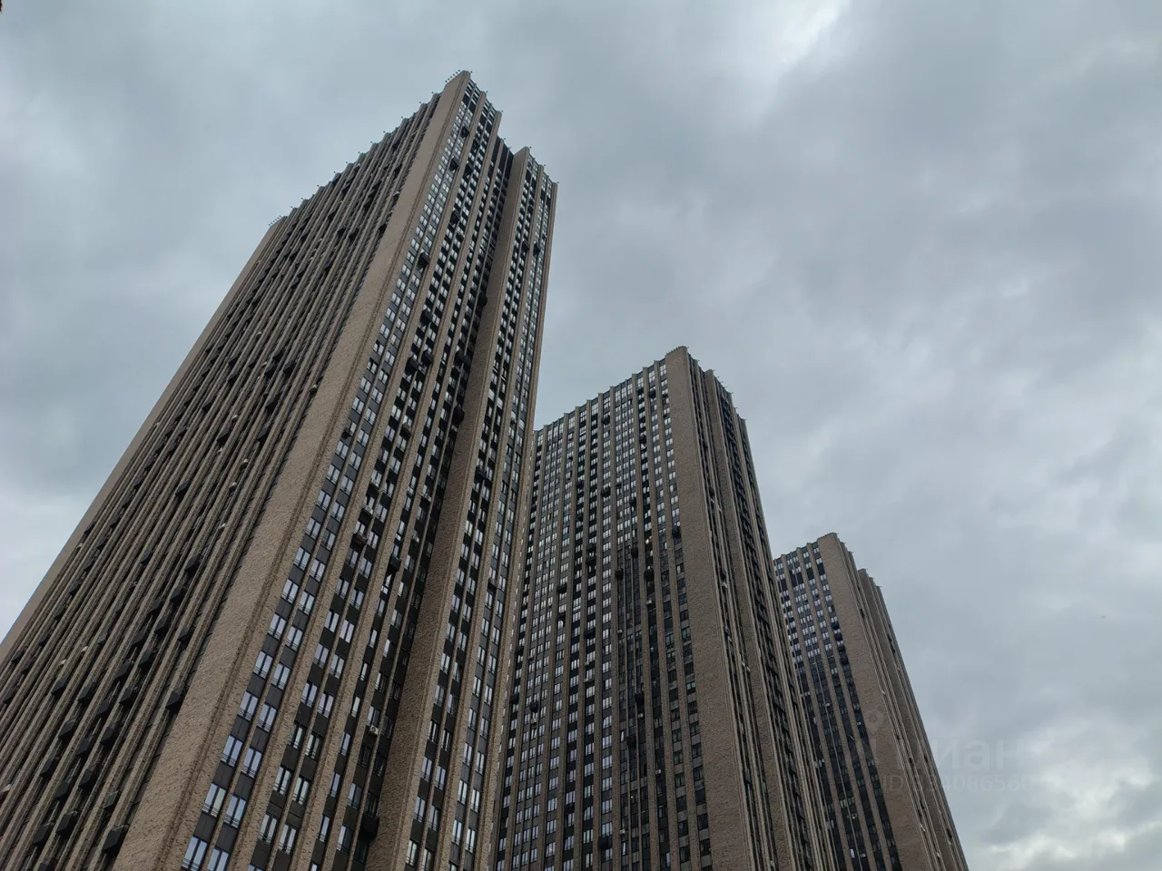 2-комн. квартира, 55 м², 10/45 этаж