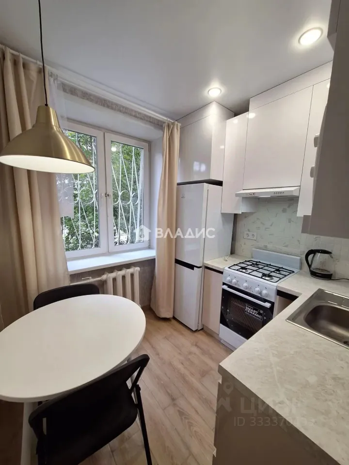 3-комн. квартира, 55,7 м², 2/5 этаж