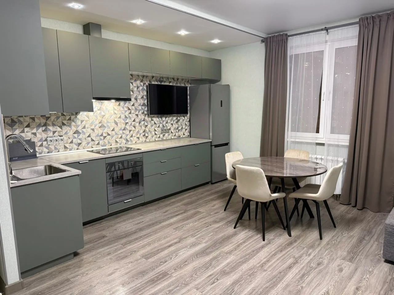 2-комн. квартира, 53 м², 9/24 этаж
