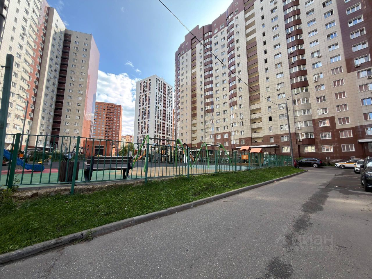 2-комн. квартира, 64 м², 13/18 этаж