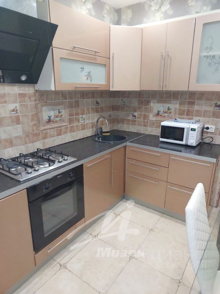2-комн. квартира, 63 м², 2/16 этаж