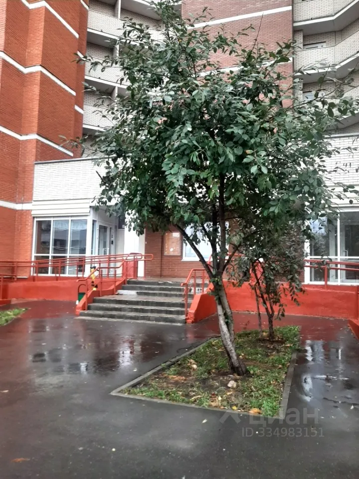 2-комн. квартира, 60 м², 1/24 этаж