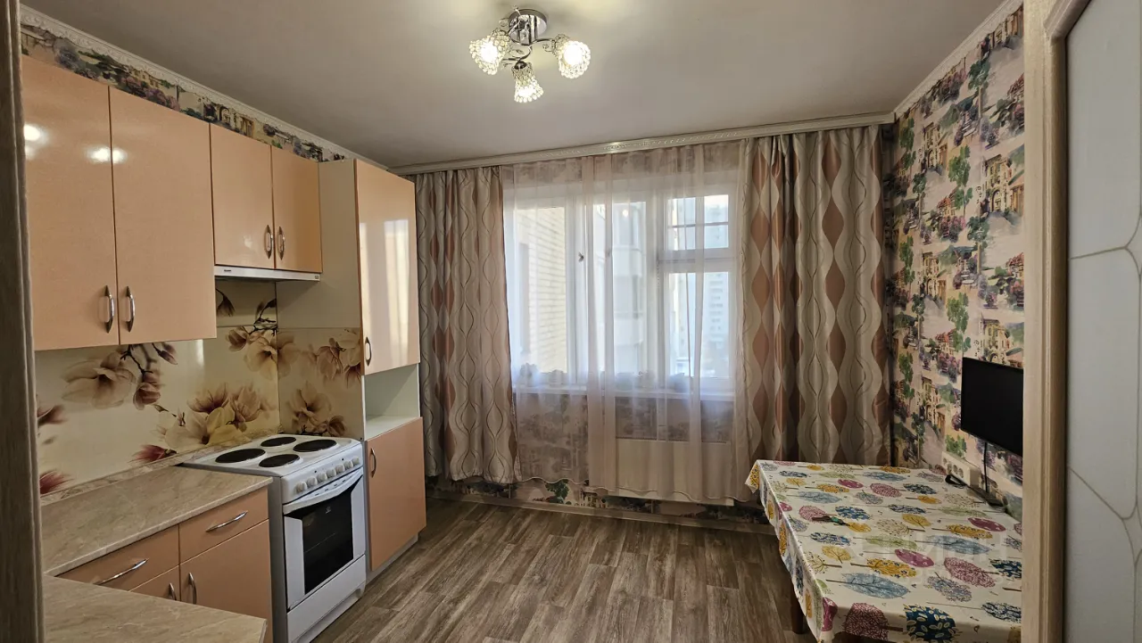 3-комн. квартира, 80 м², 7/17 этаж