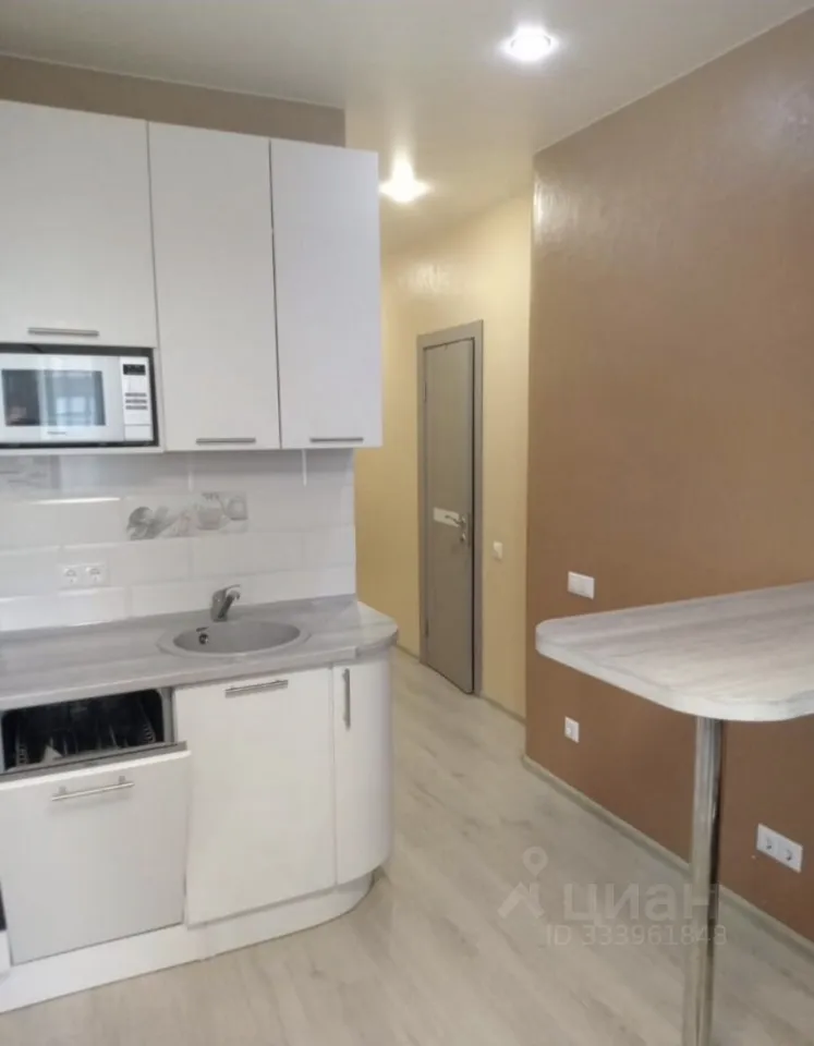 3-комн. квартира, 57 м², 13/17 этаж