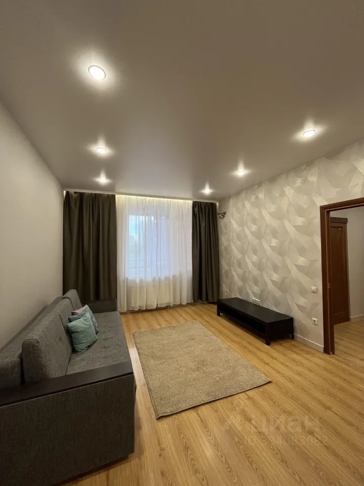 2-комн. квартира, 74 м², 8/23 этаж