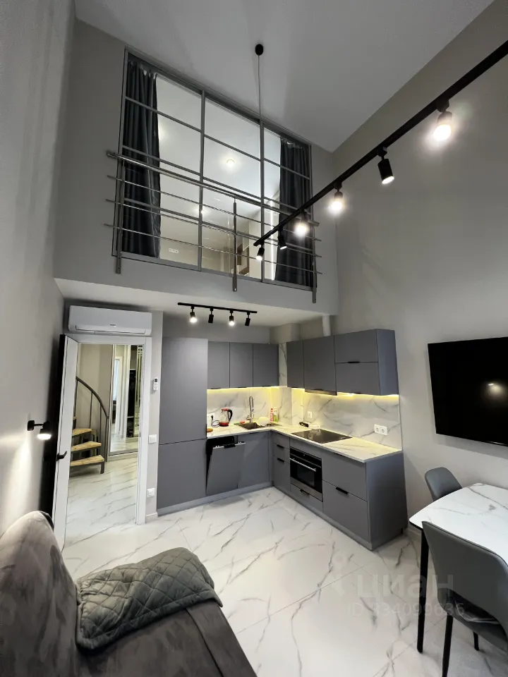 2-комн. квартира, 65 м², 4/21 этаж