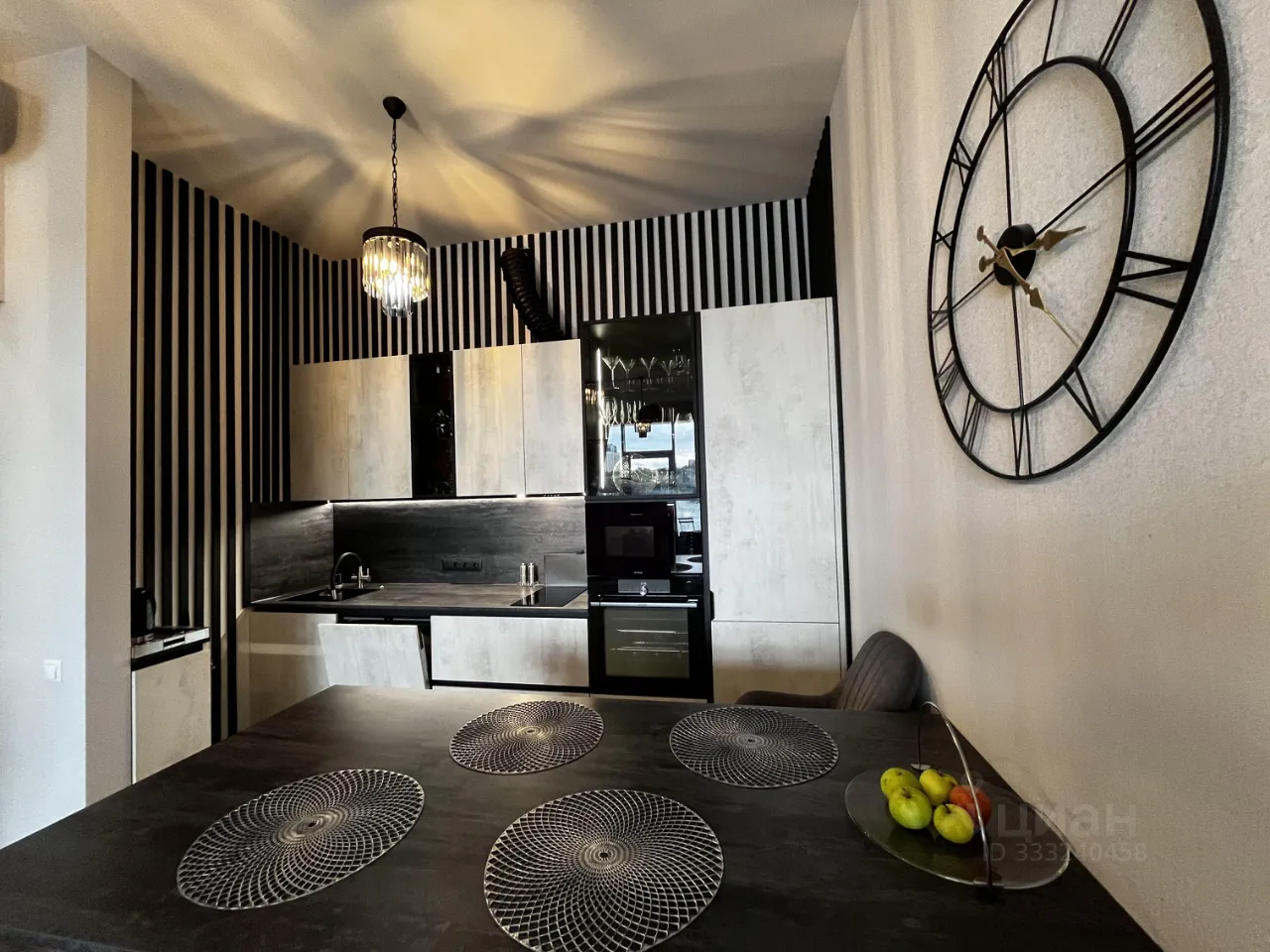 2-комн. квартира, 65 м², 2/22 этаж