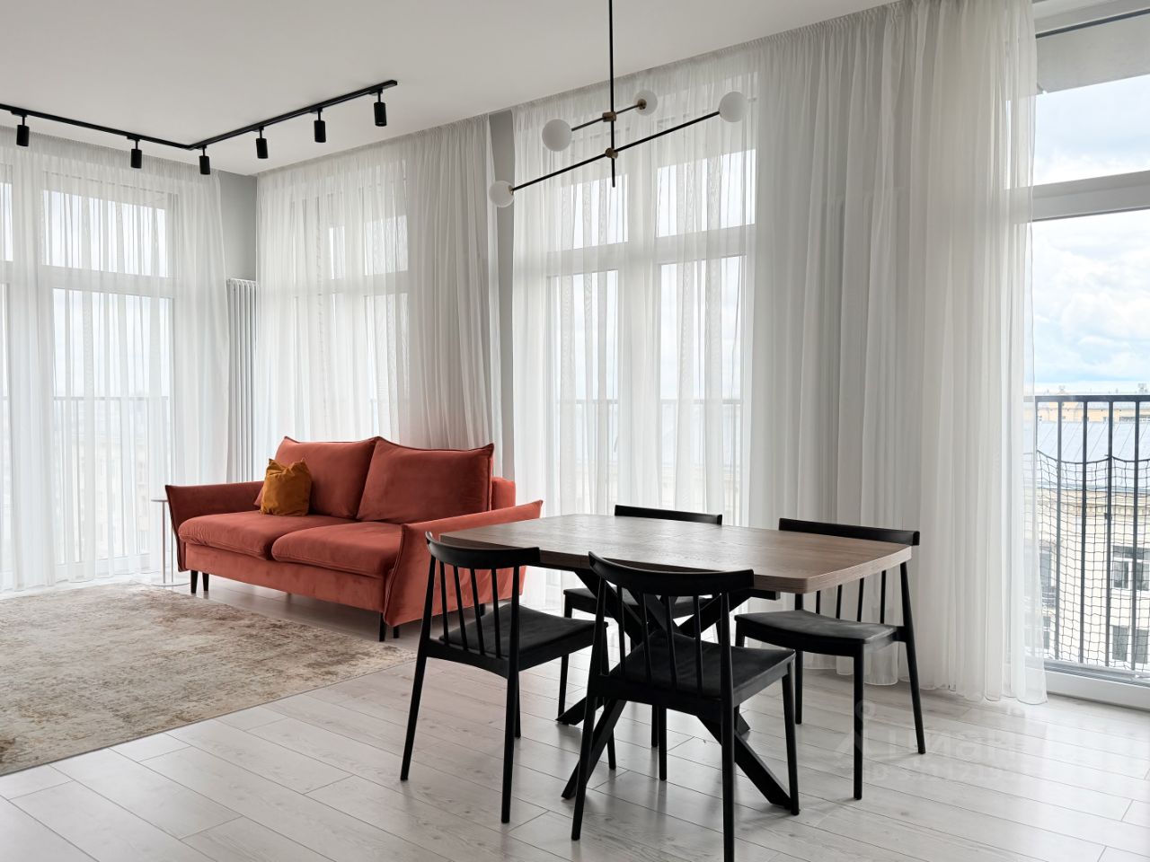 2-комн. квартира, 82 м², 11/15 этаж