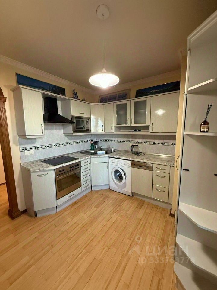2-комн. квартира, 70 м², 13/15 этаж