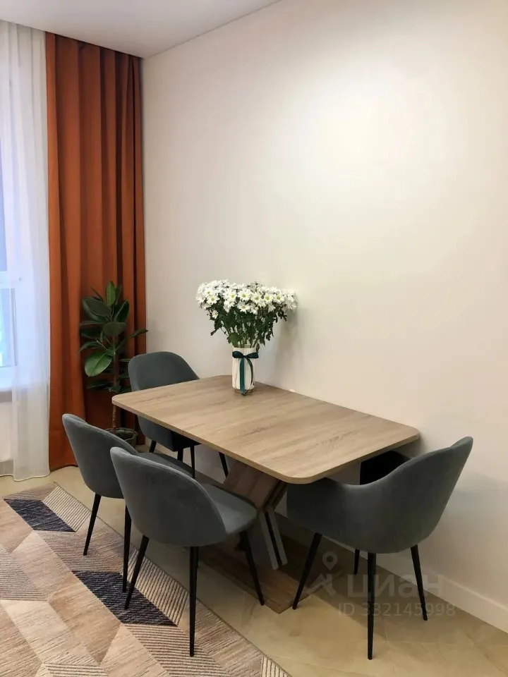 2-комн. квартира, 52 м², 4/20 этаж