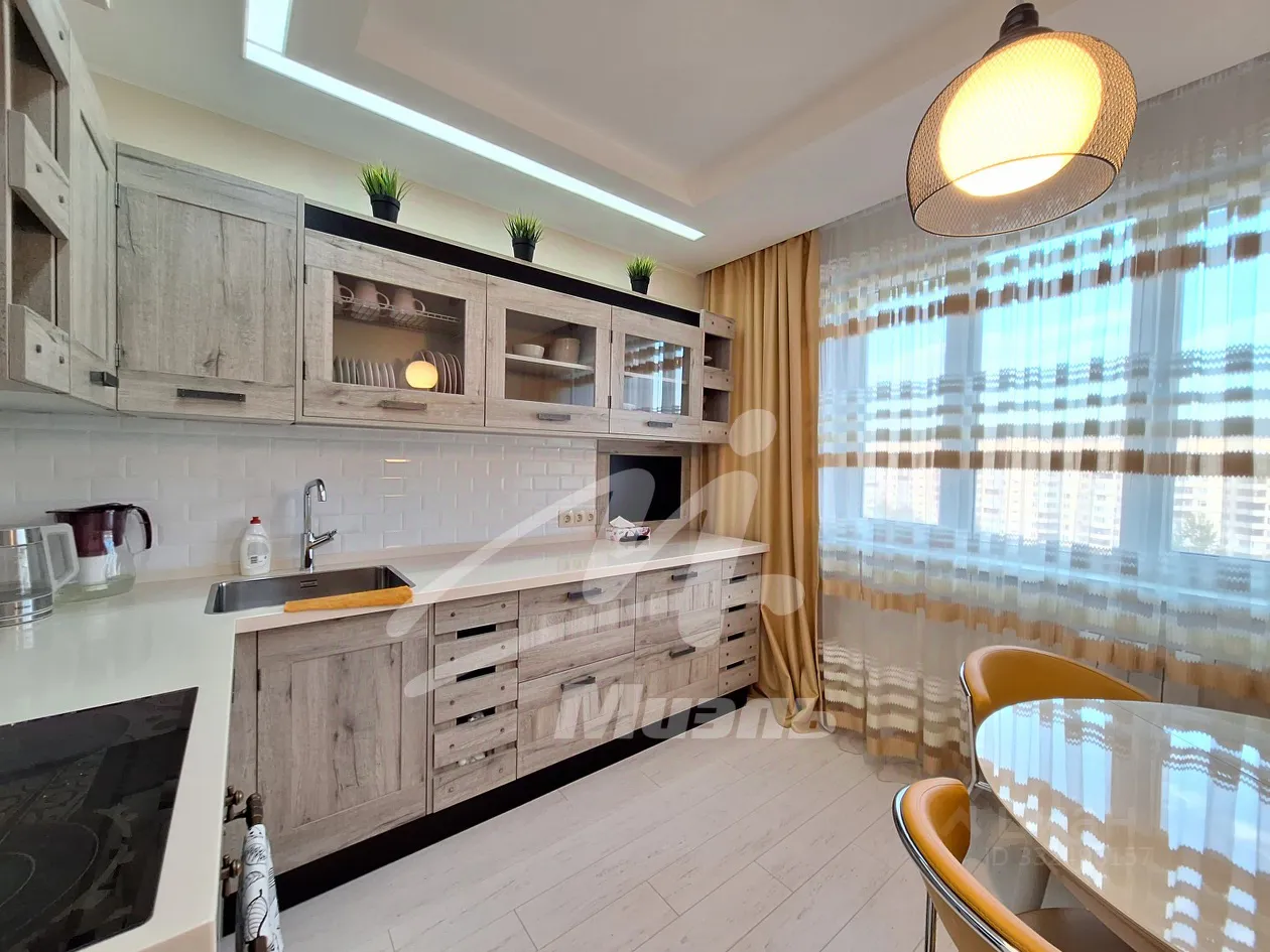 3-комн. квартира, 77 м², 10/17 этаж