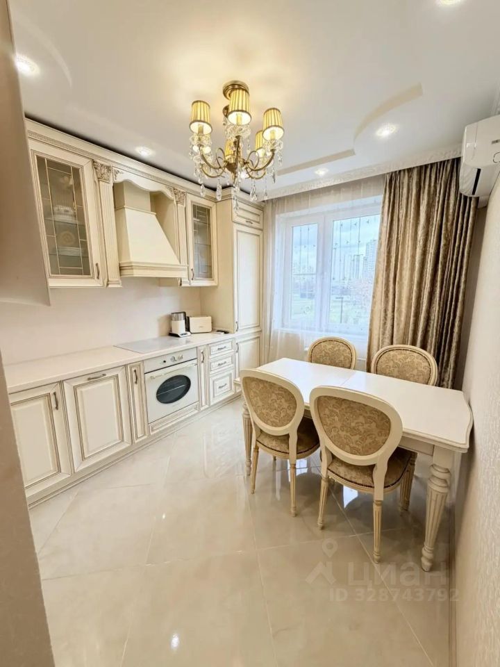 2-комн. квартира, 55 м², 2/17 этаж