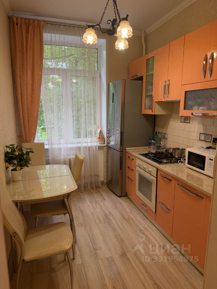 2-комн. квартира, 60 м², 2/4 этаж