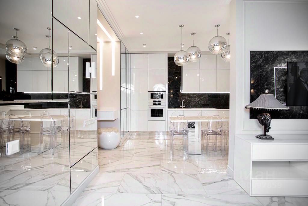 2-комн. квартира, 67 м², 2/25 этаж