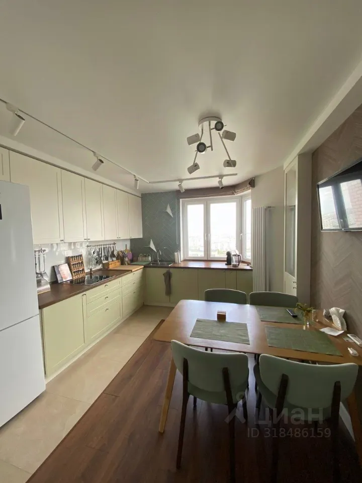 3-комн. квартира, 77,6 м², 23/25 этаж