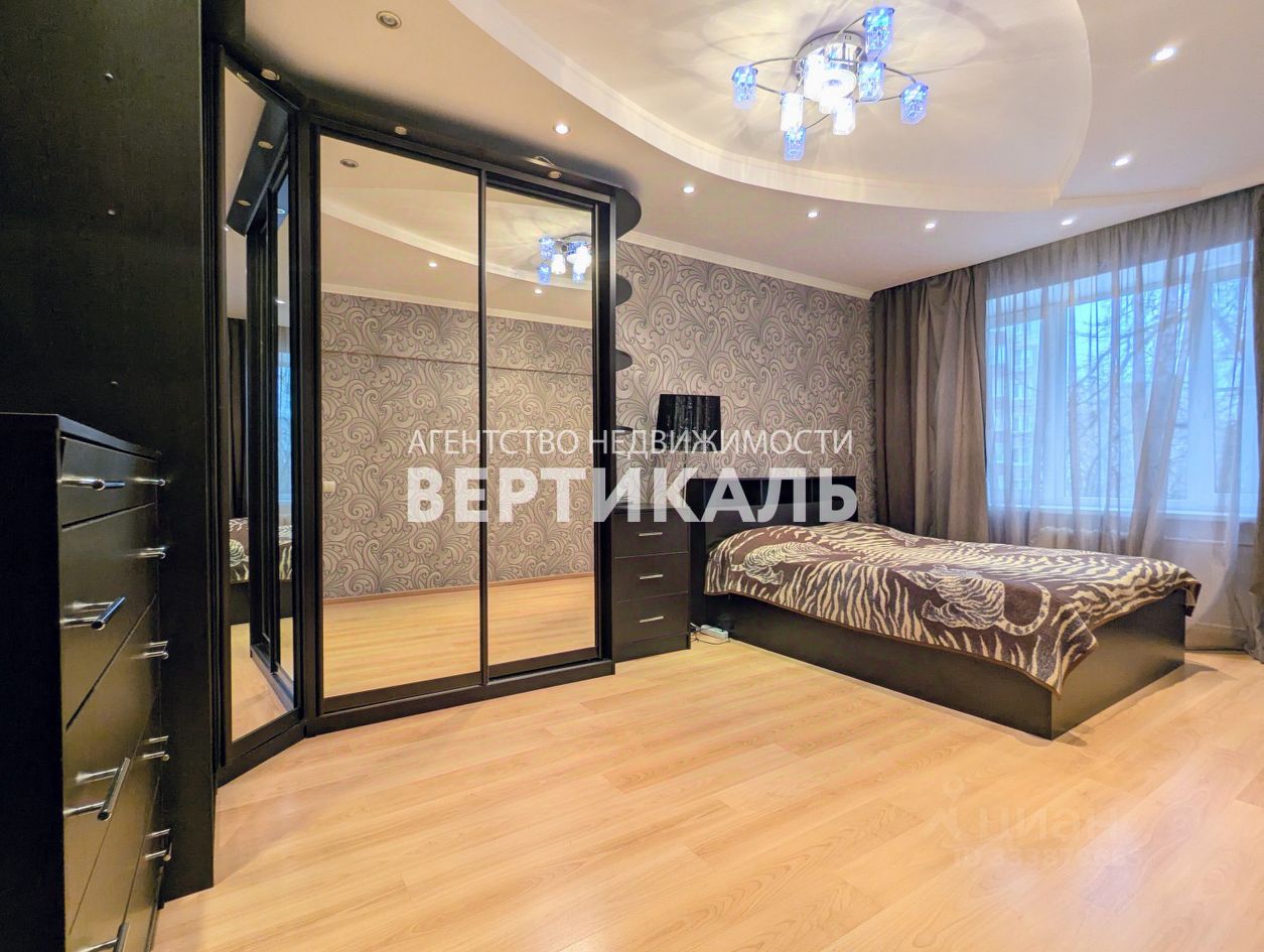 2-комн. квартира, 57 м², 3/5 этаж