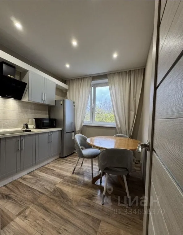 2-комн. квартира, 52 м², 4/12 этаж