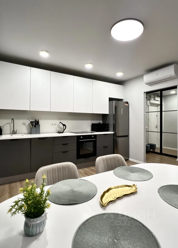 2-комн. квартира, 58,5 м², 18/23 этаж