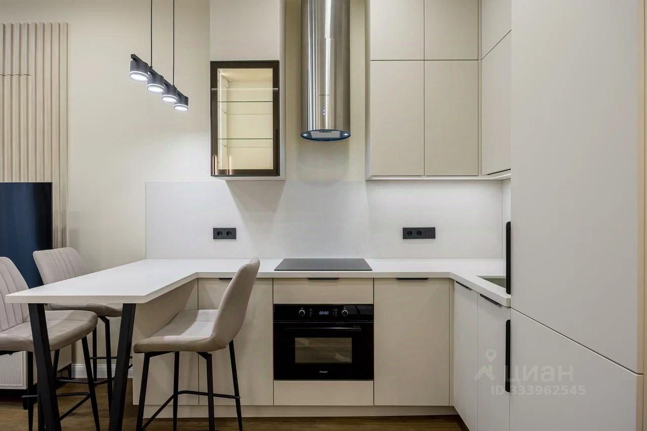 2-комн. квартира, 42 м², 18/40 этаж