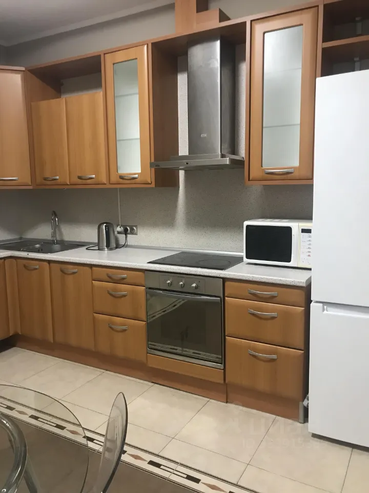 2-комн. квартира, 76 м², 8/16 этаж