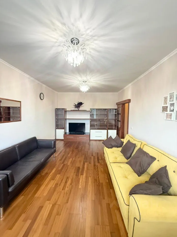 2-комн. квартира, 60 м², 4/8 этаж