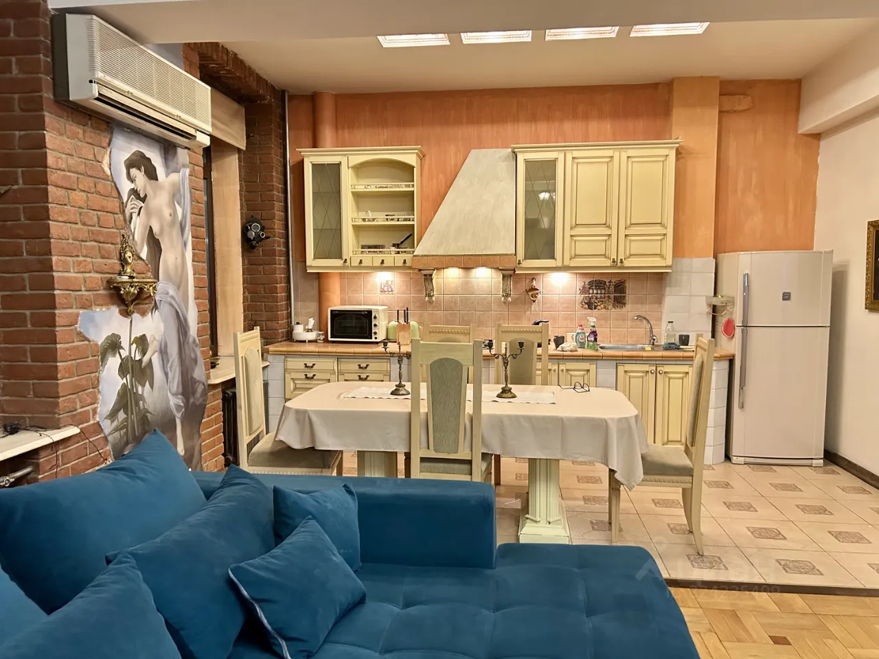 2-комн. квартира, 82 м², 2/6 этаж