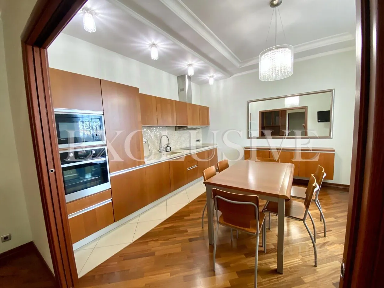 2-комн. квартира, 100 м², 25/35 этаж