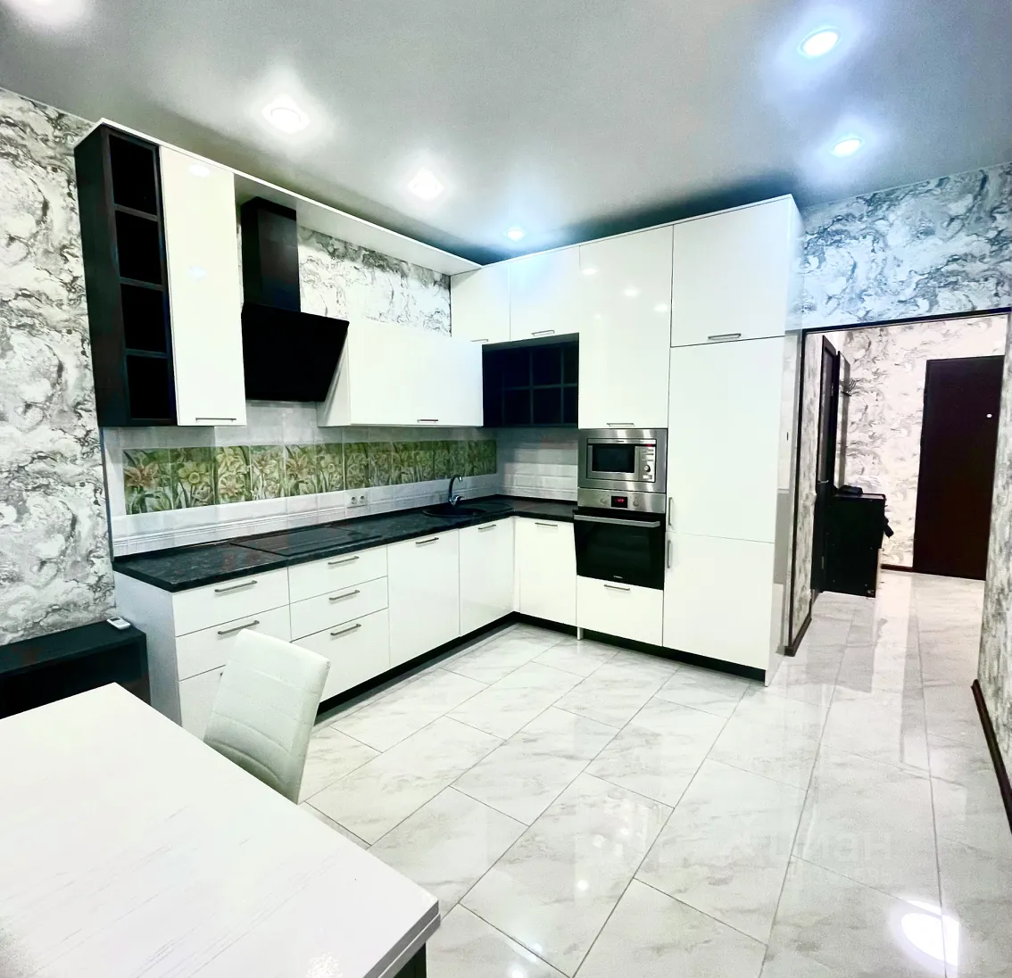 2-комн. квартира, 53,3 м², 17/48 этаж